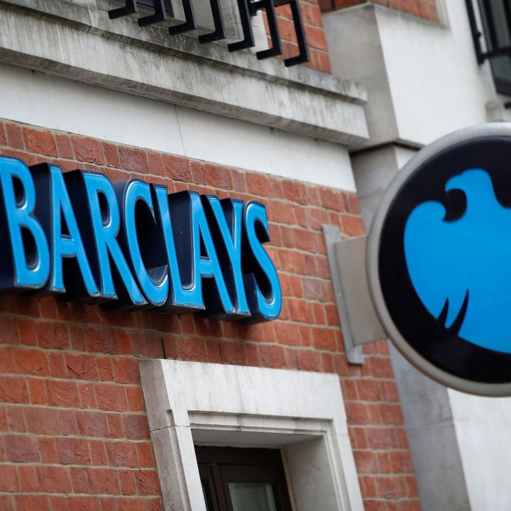 barclays-beats-expectations-but-suspends-buybacks-after-u-s-trading-blunder-scaled.jpg