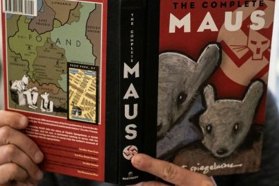 maus-is-an-amazon-bestseller-after-tennessee-school-ban-author-art-spiegelman-compares-board-to-putin-scaled.jpg