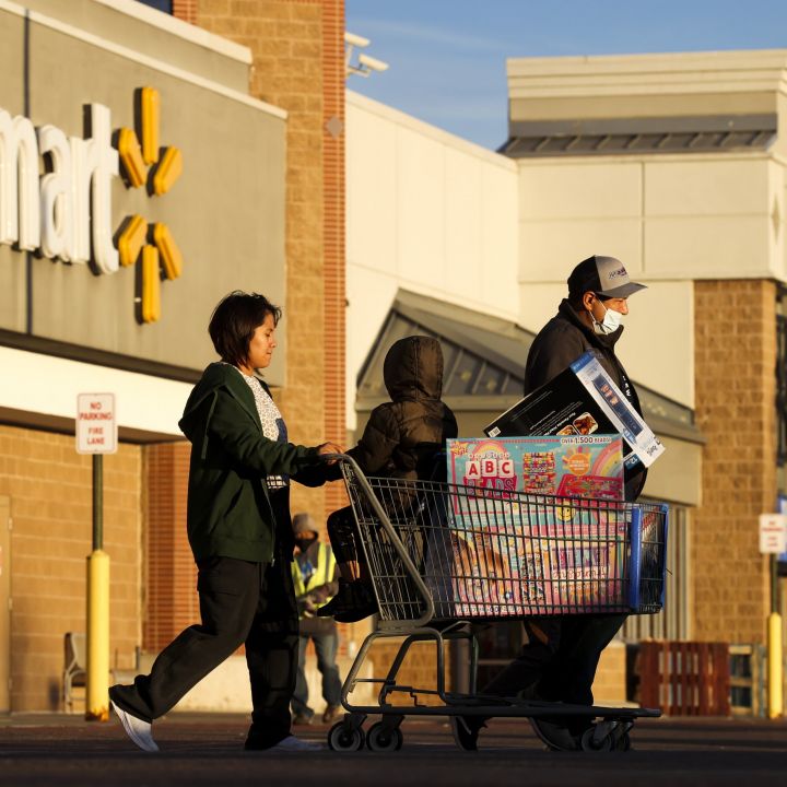 retail-sales-dropped-1-9-in-december-as-higher-prices-caused-consumers-to-curb-spending-scaled.jpg