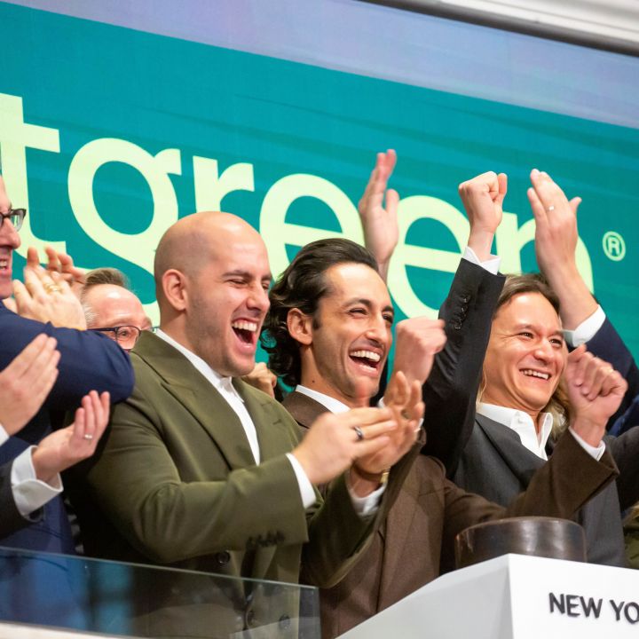 sweetgreen-shares-surge-76-in-salad-chains-stock-market-debut-scaled.jpg