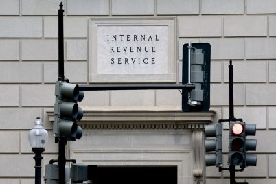 tax-brackets-will-be-higher-in-2022-due-to-faster-inflation-irs-says.jpg