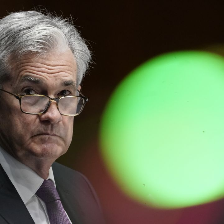 ubs-says-the-fed-is-likely-behind-the-curve-in-shrinking-its-balance-sheet-scaled.jpg