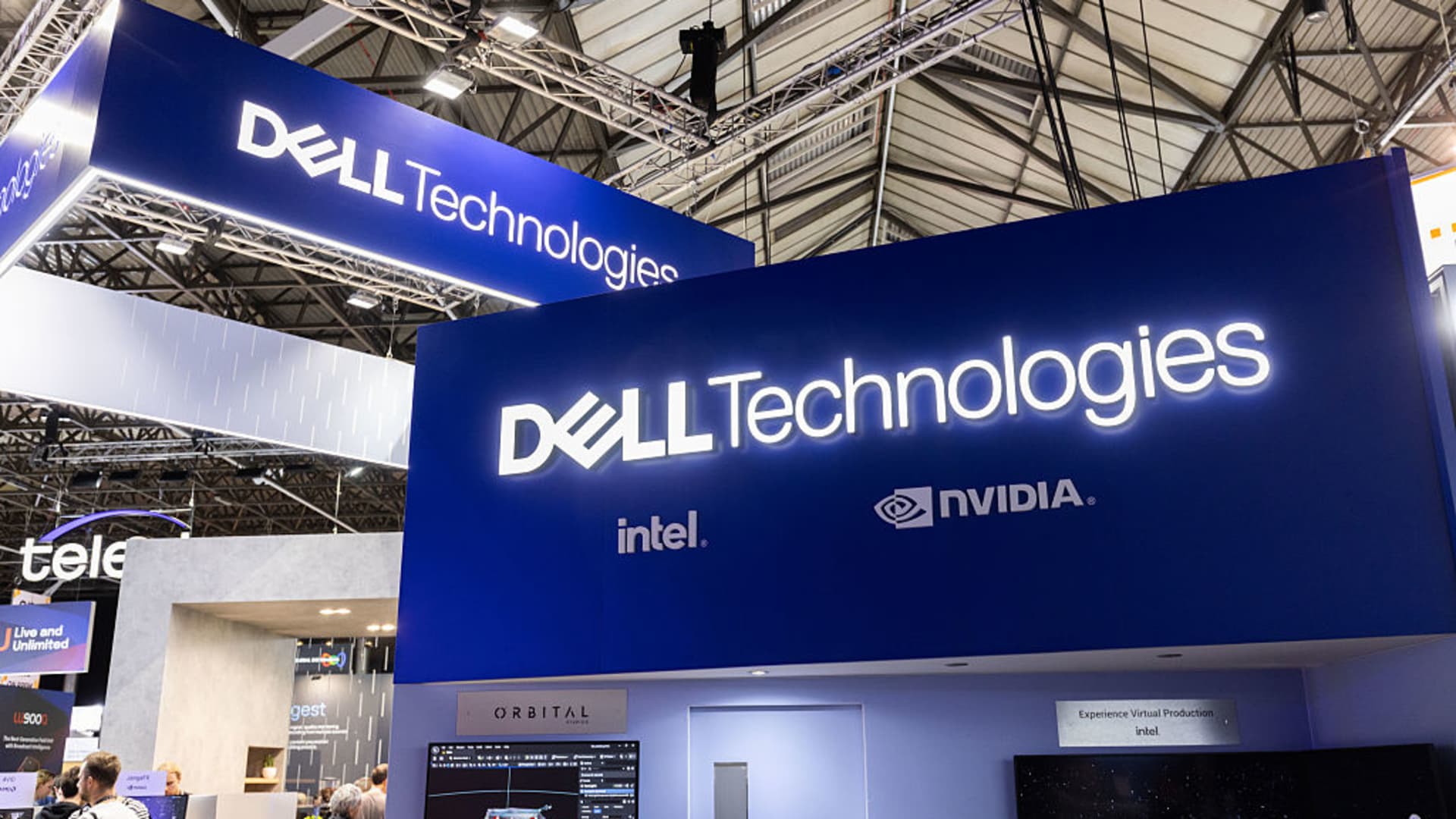 AI Spending Boom: Dell's Earnings Surge Signals Innovation Opportunity featured image