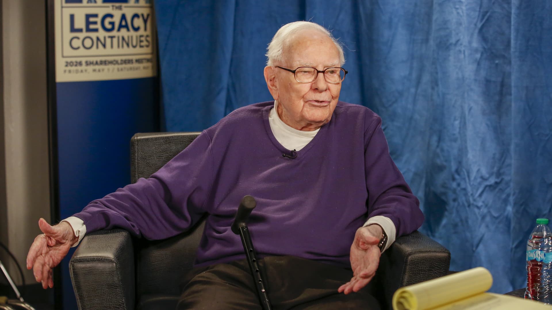 Berkshire Hathaway Purchase: Unpacking Buffett's Tiny Q1 Asset Bet
