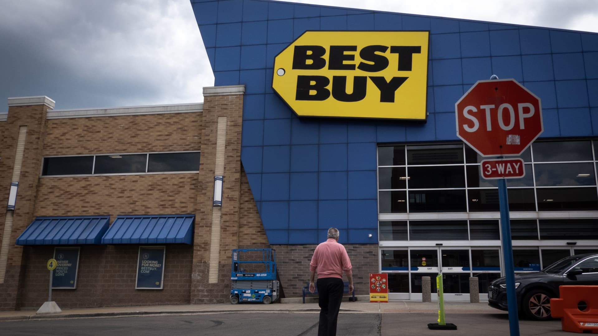 Best Buy Beats Q1 Earnings: A Bullish Outlook for Retail