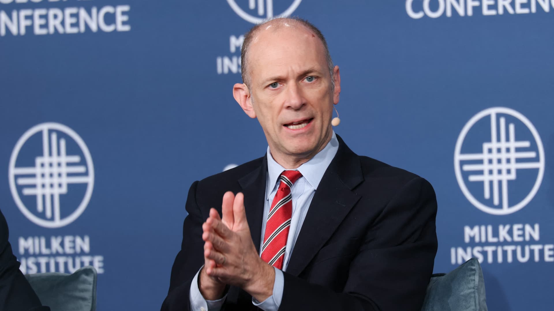 Energy Inflation Warning: Feds Goolsbee Highlights Stagflationary Shock for Asia