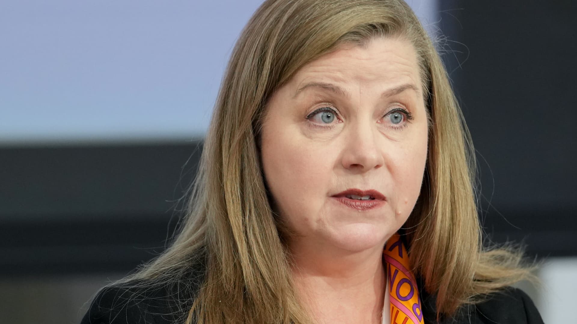 Interest Rates: Fed Governor Bowman Cautions Against Hikes Amid Inflation Volatility