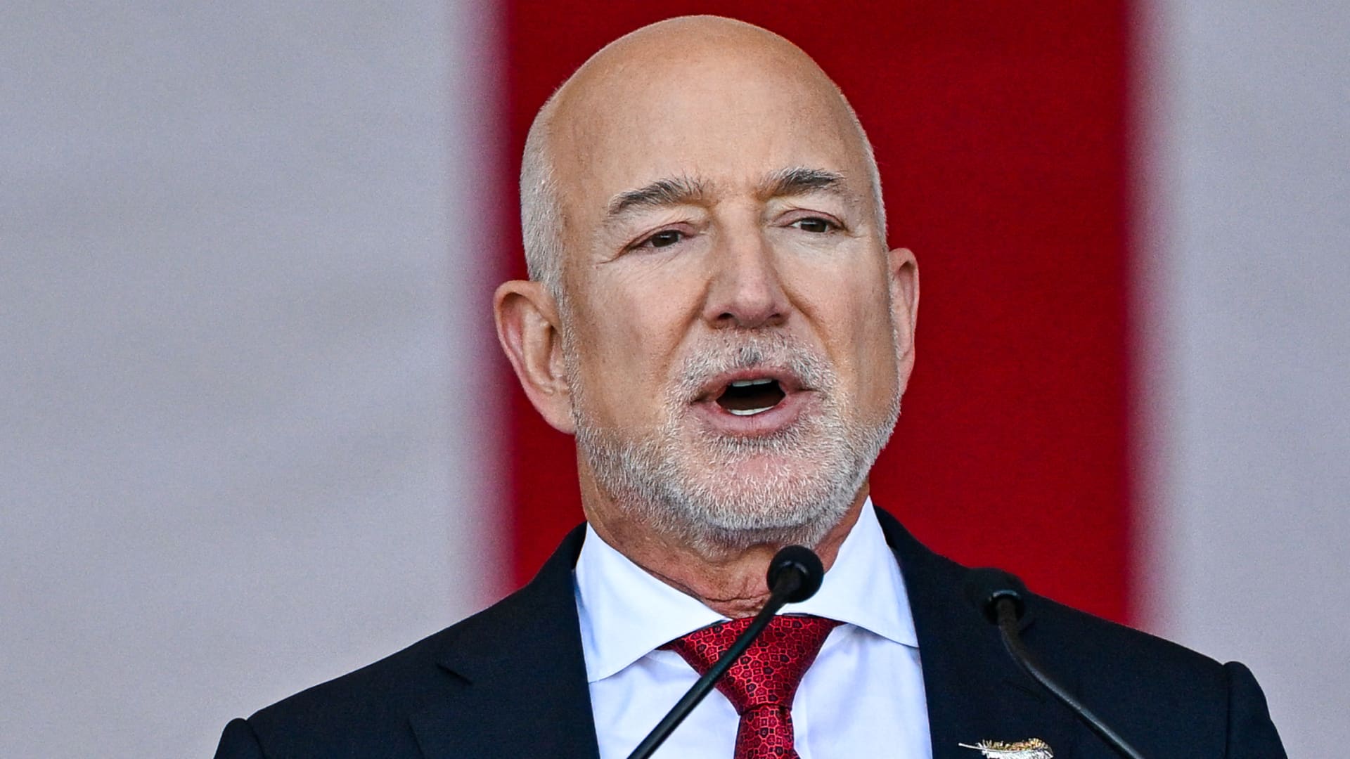 Jeff Bezos Debunks 'Buy Borrow Die' Tax Strategy: A Myth? featured image