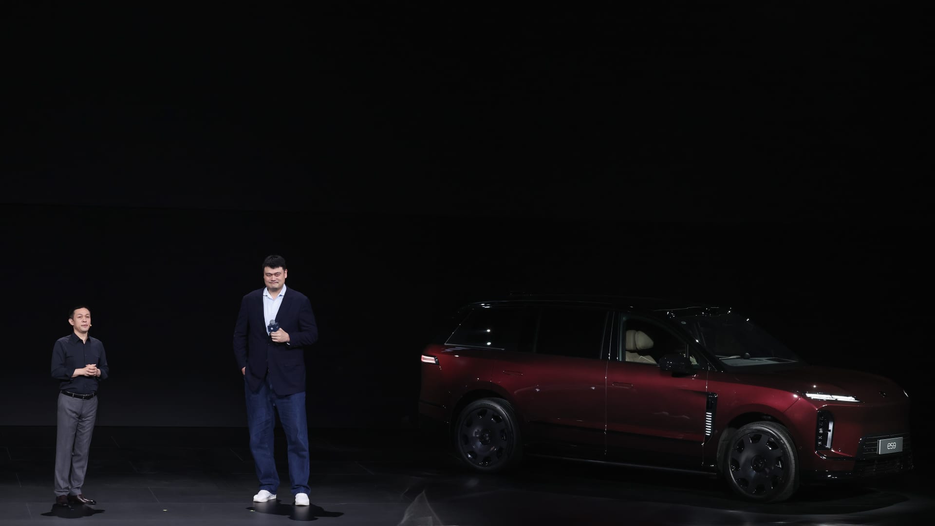 Nio Surges 9% on Flagship ES9 SUV Launch, Navigating China's Fierce EV Market featured image
