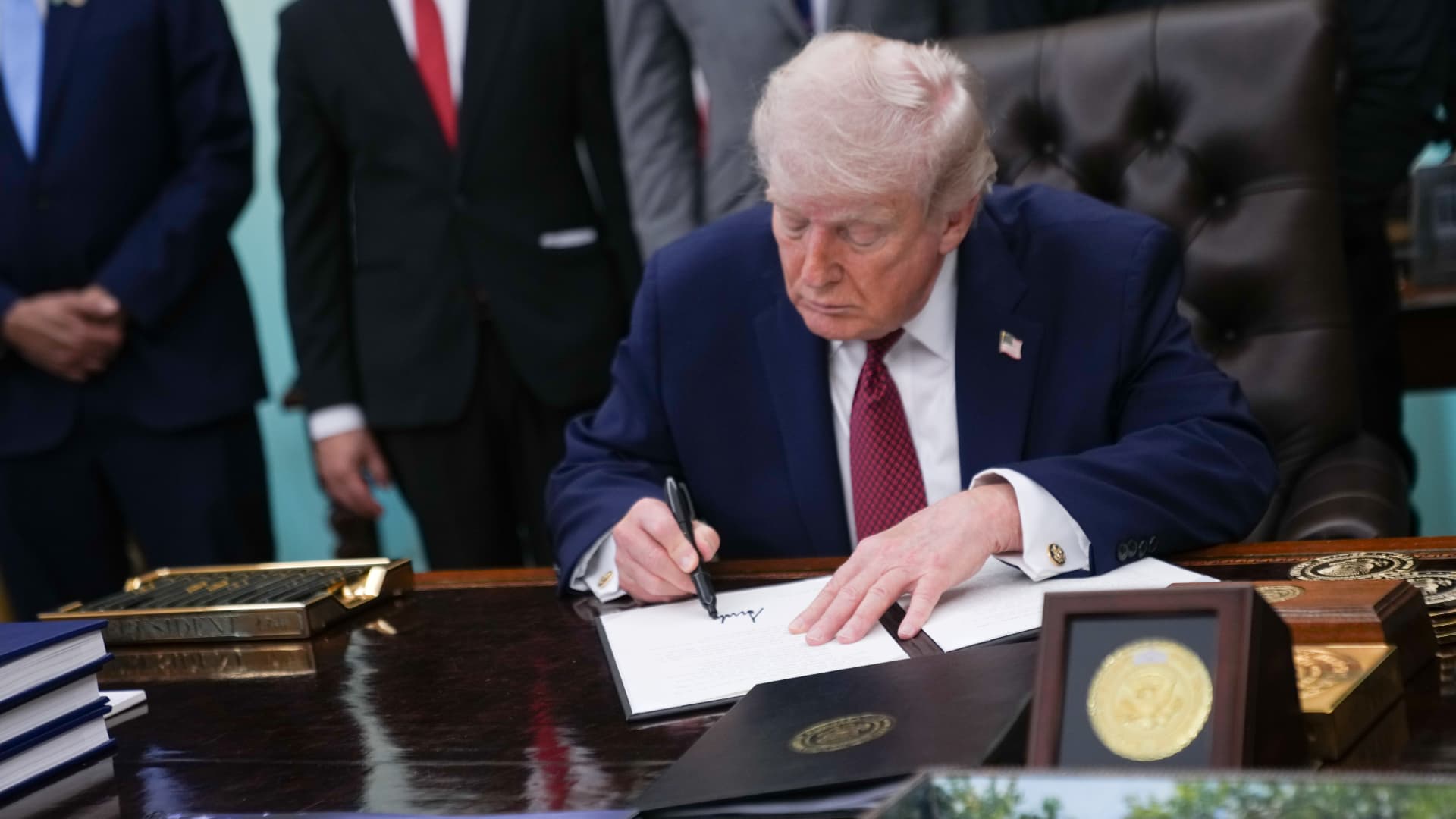 Psychedelic Drugs: Trump's Strategic Bet for Mental Health Accelerates Industry featured image
