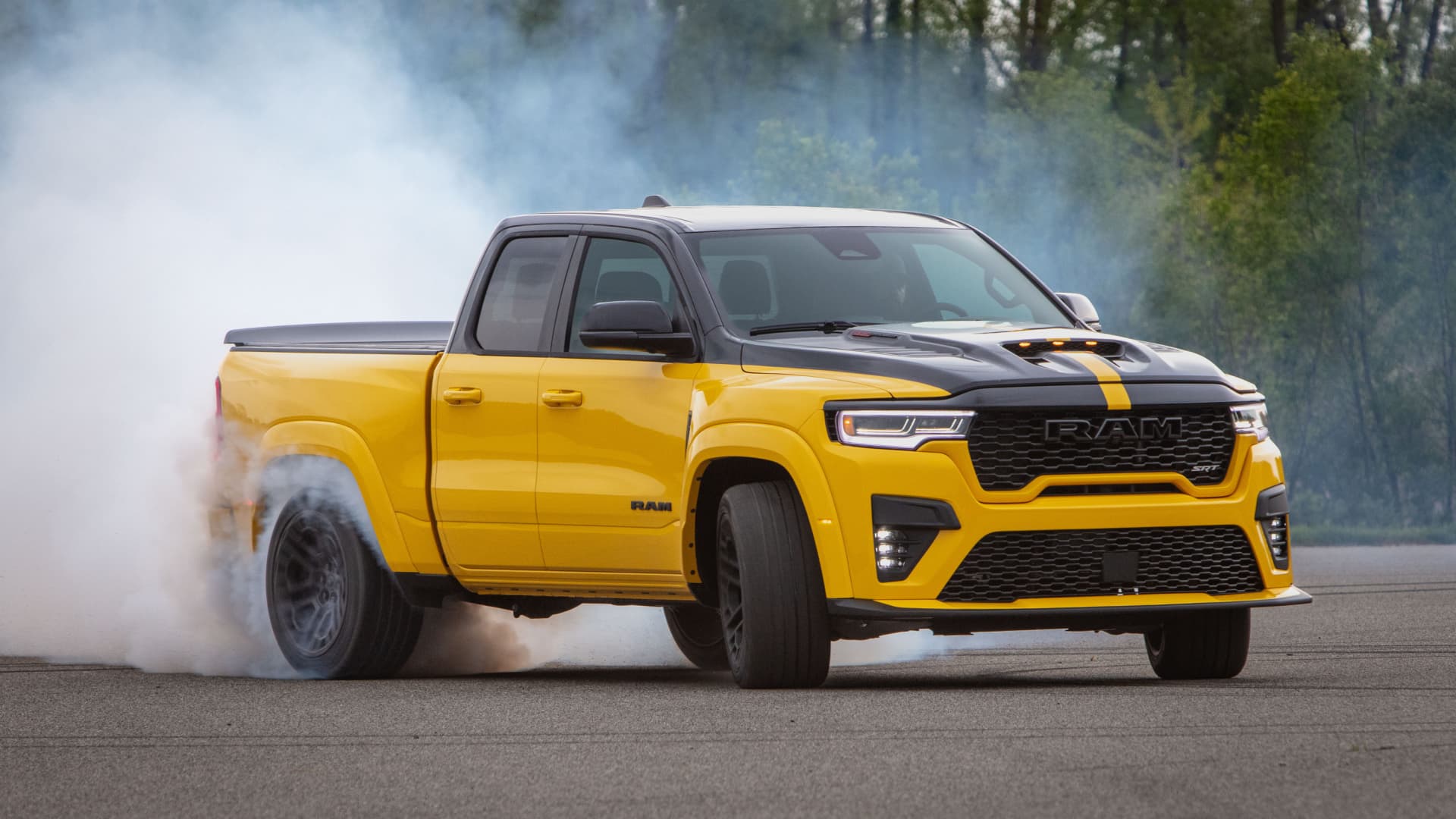 Ram Muscle Trucks: Stellantis Bets on High-Performance Hemi V-8 Amidst Gas Price Volatility featured image