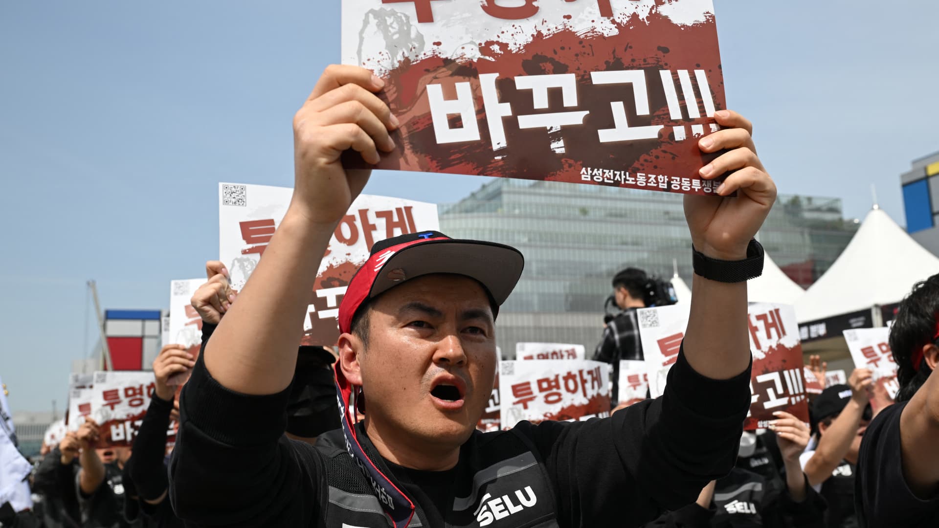 Samsung Strike: A $20 Billion Risk for Global Tech Stacks featured image