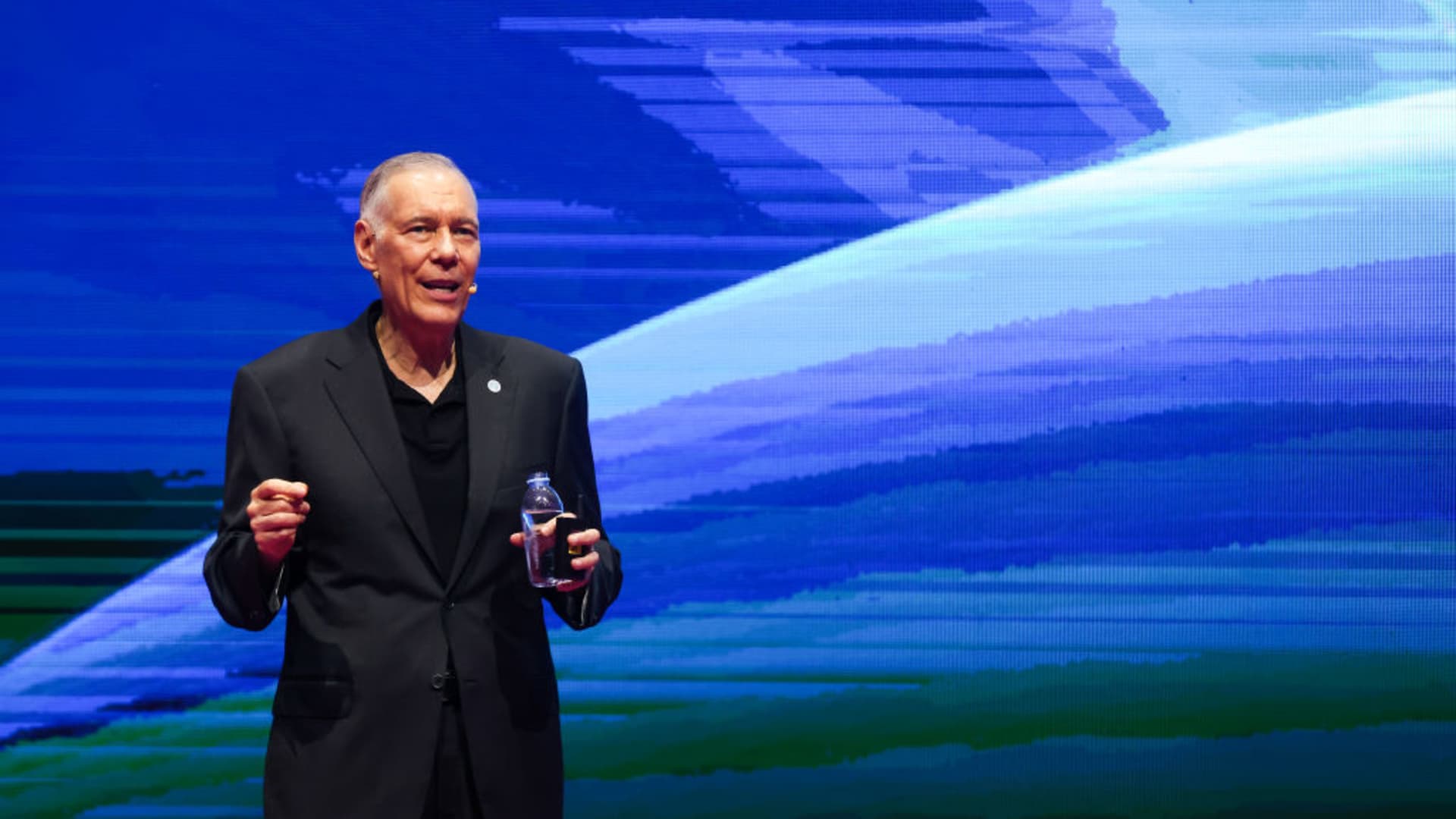 Semiconductors at Peak: AI Fuels Unprecedented Growth for Chip Equipment Leaders