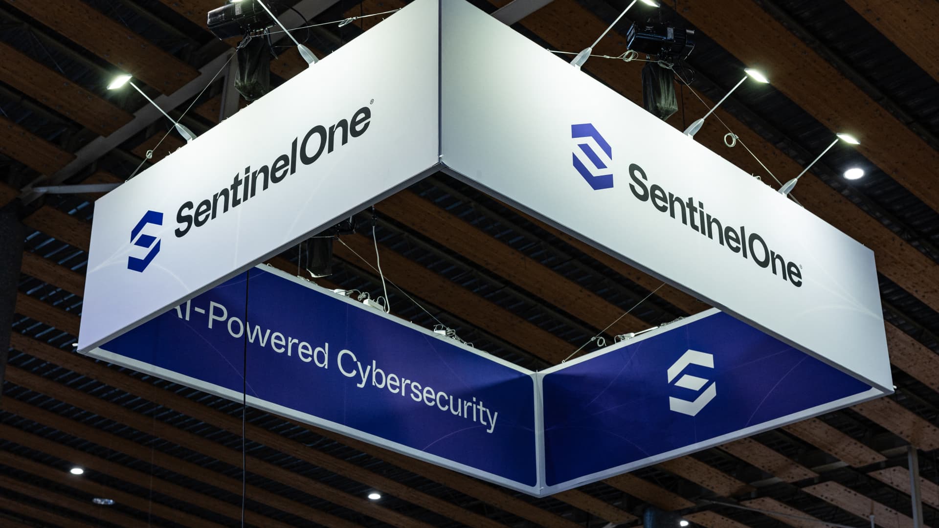 SentinelOne Stock: Strategic AI Pivot Sparks Portfolio Reassessment