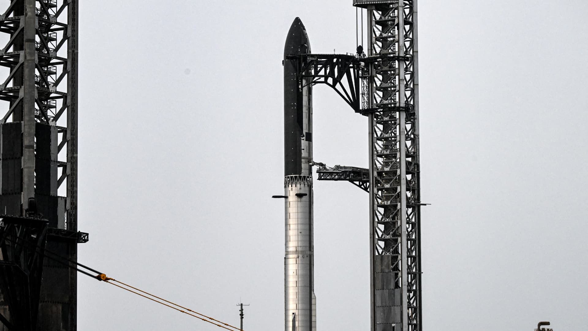 Starship Rockets Critical V3 Debut: Innovation on Hold