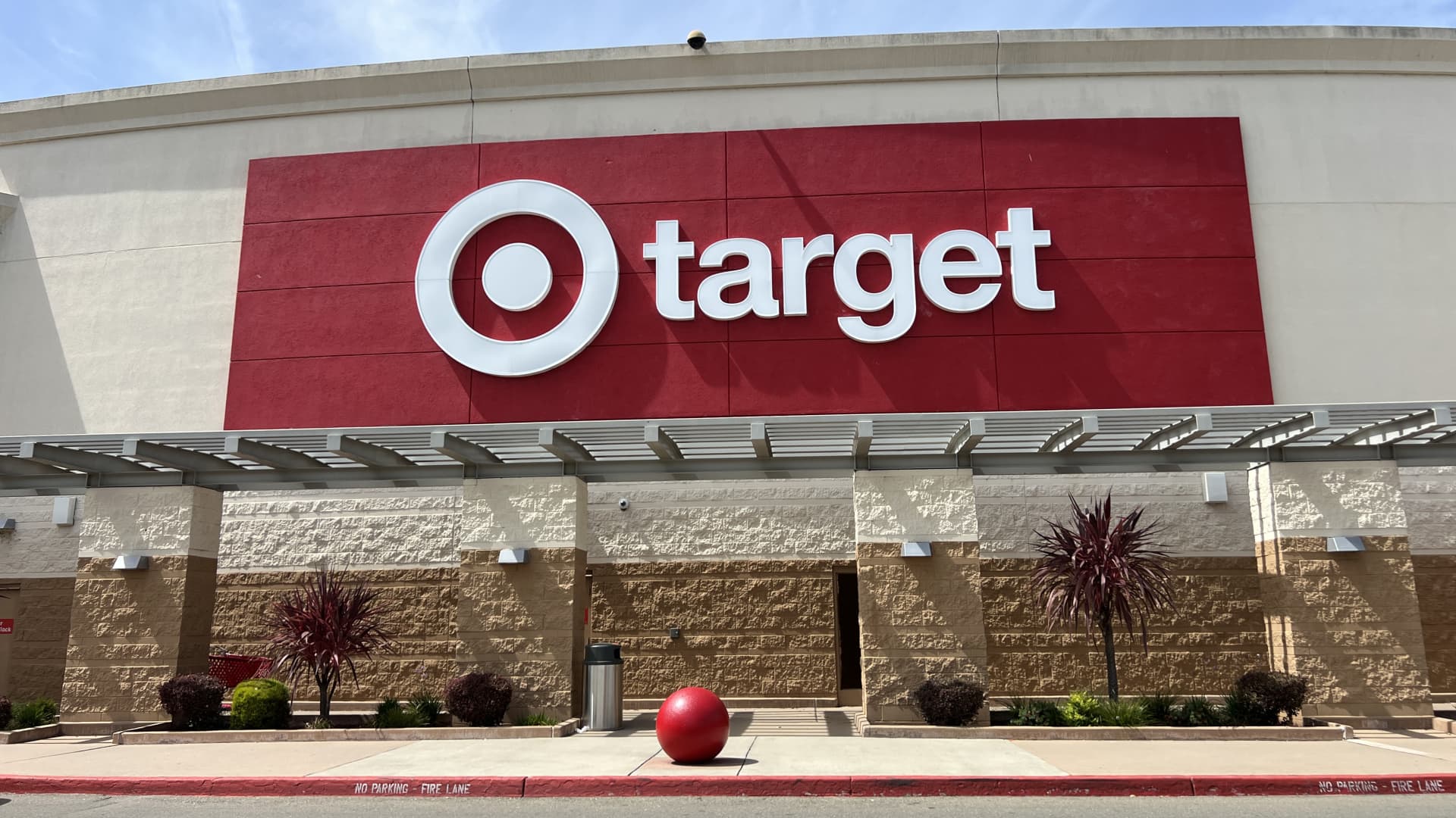 Target earnings: Alpha Generation Amid Retail Turnaround