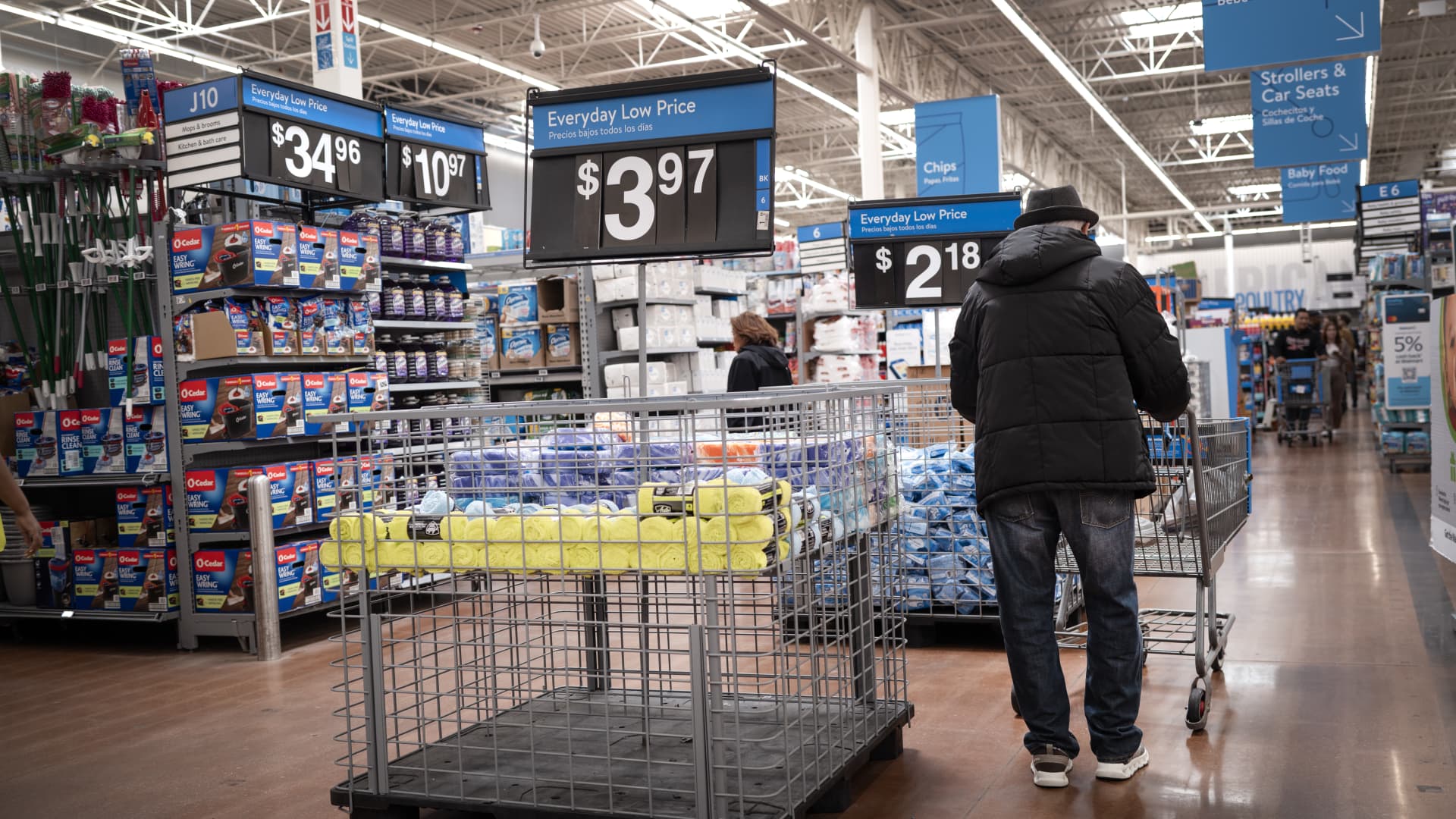 Tariff Refunds: Major Firms Prioritize Billions Over Political Pressure