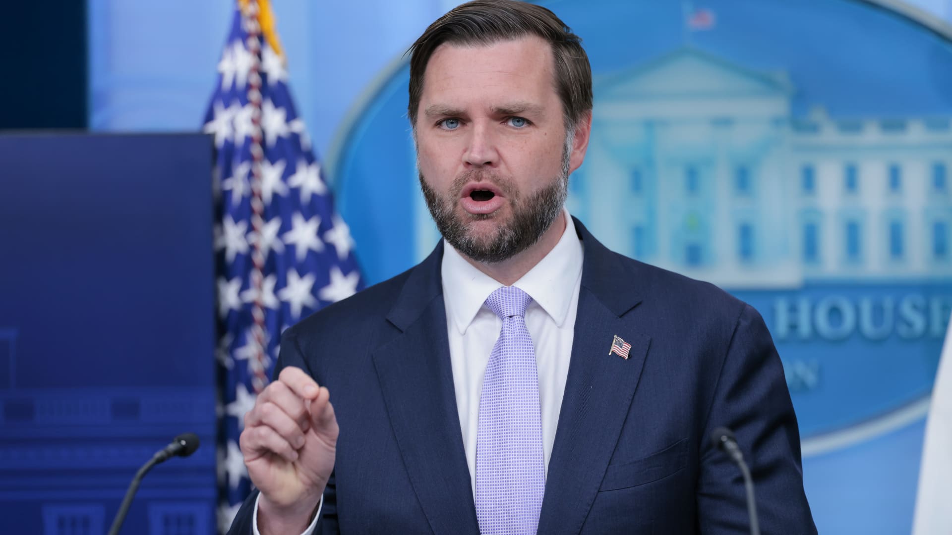 Trump Stock Trading: Unpacking the Digital Transparency Risk