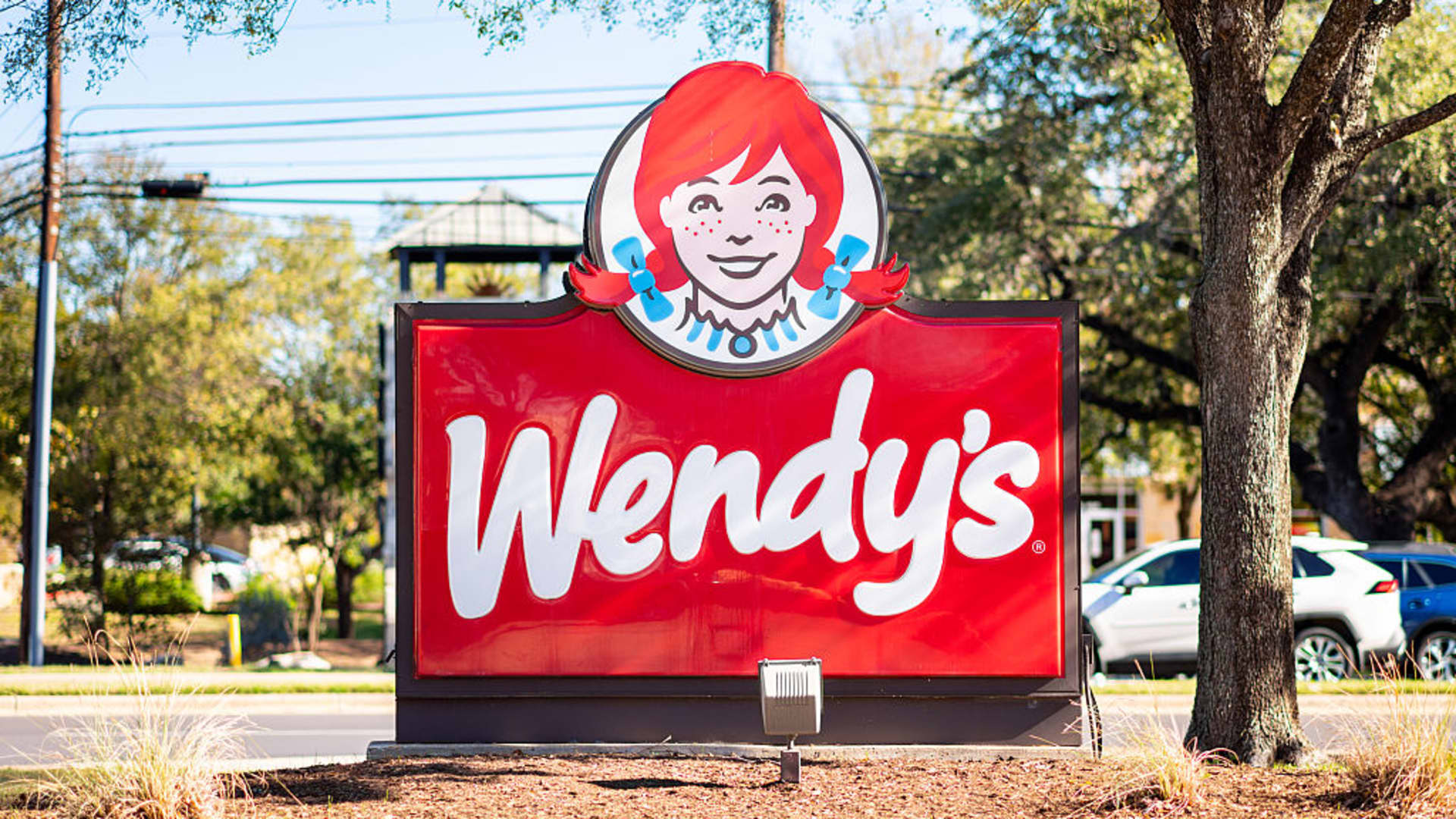 Wendy's Leadership Shakeup: A New CEO to Navigate Troubled Waters featured image