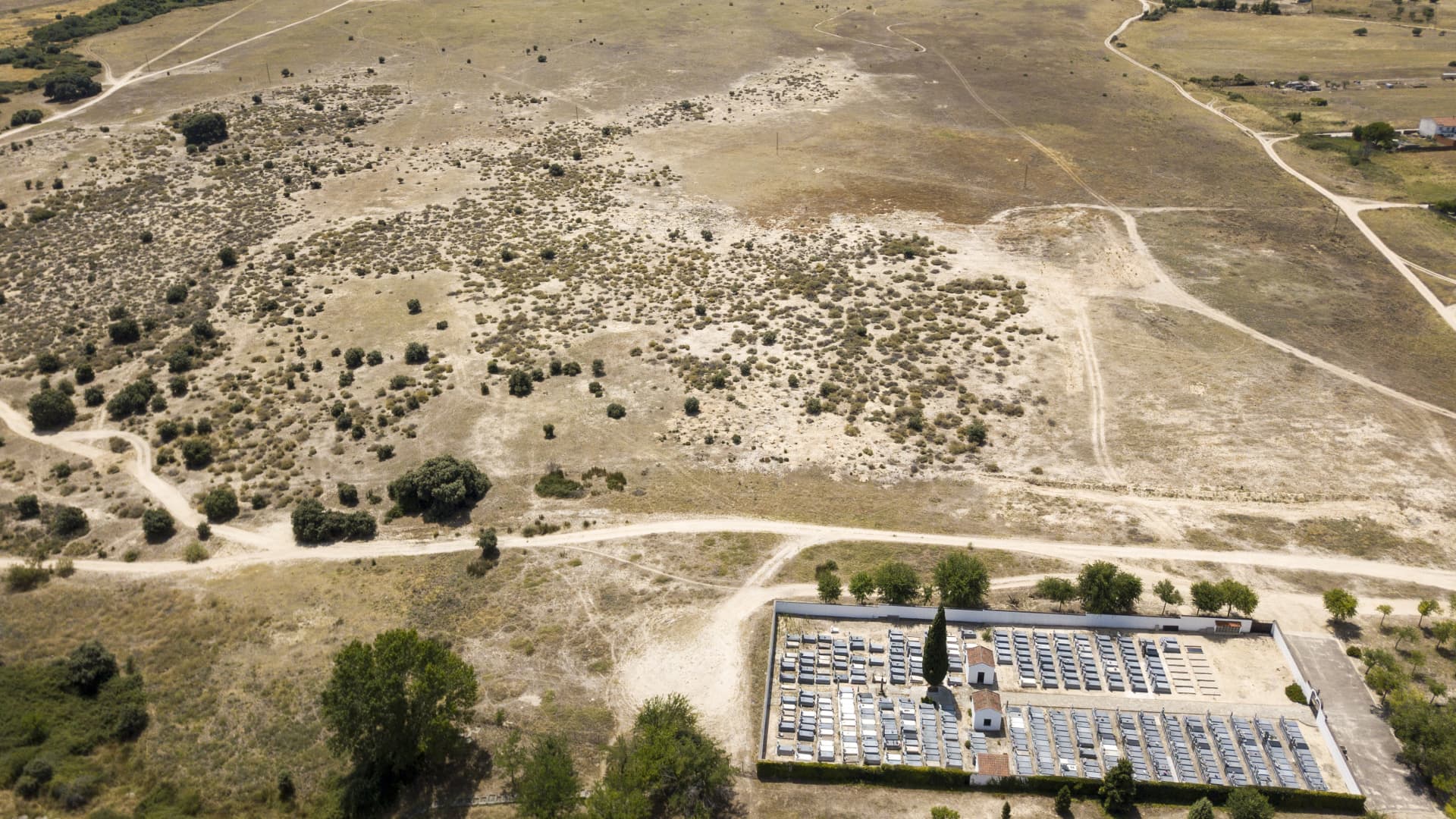 AI Data Centers Confronting Climate Risk: Innovation Imperative