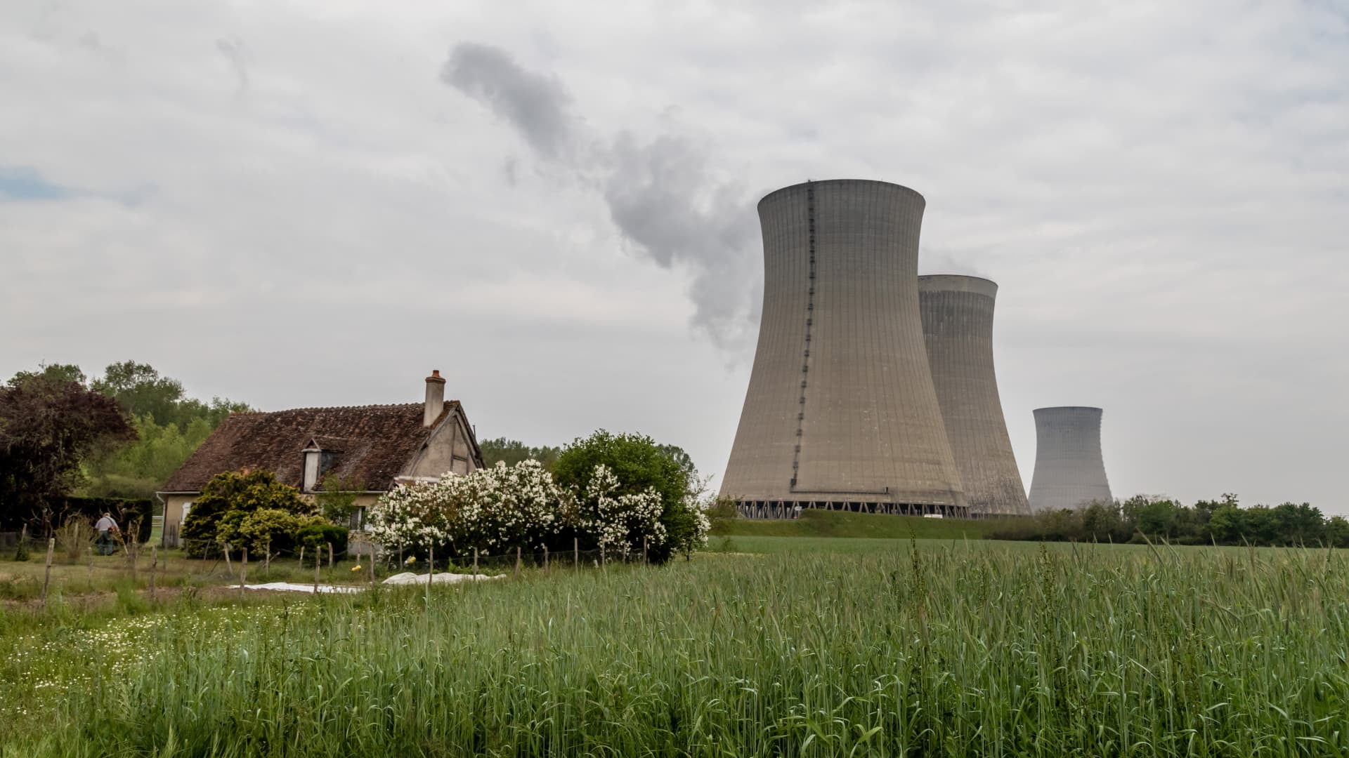 AI Energy Demands: Europe's Power Grid Faces Monumental Test featured image