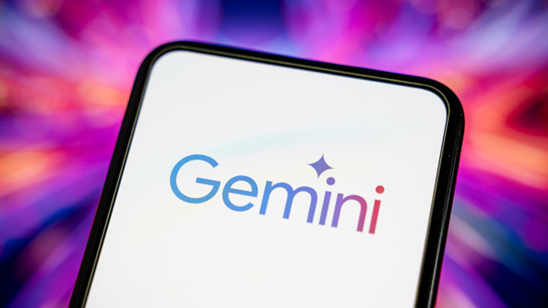 AI Talent War Intensifies: Google's Gemini Co-Lead Noam Shazeer Jumps to OpenAI featured image