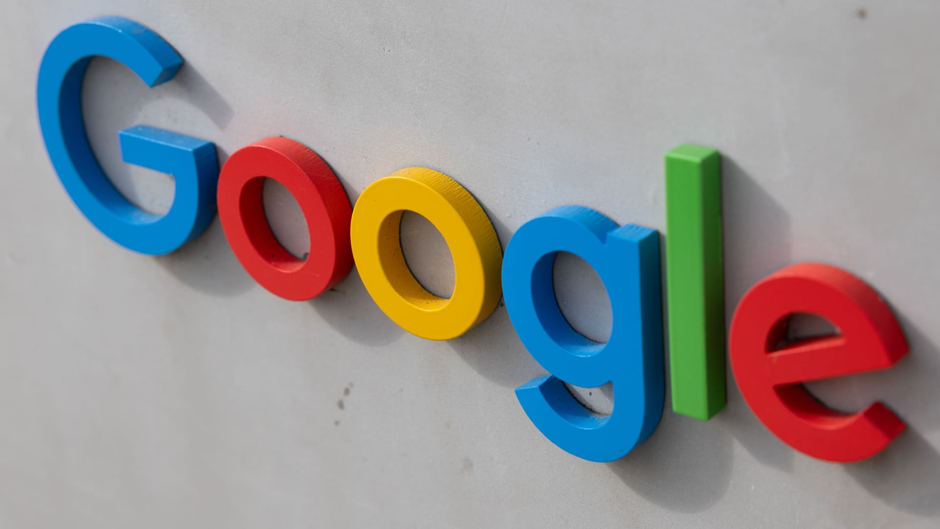 Alphabet Dow Jones: Innovation-Driven Growth in Blue-Chip Index