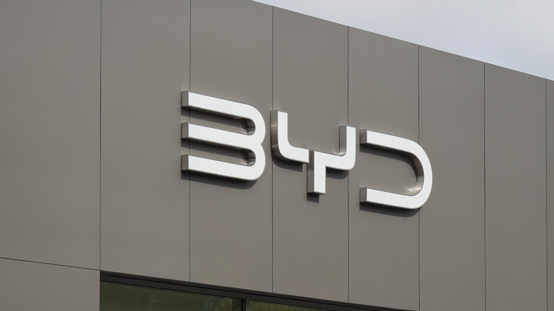 BYD Hungary factory: Safety Scrutiny and Operational Risks