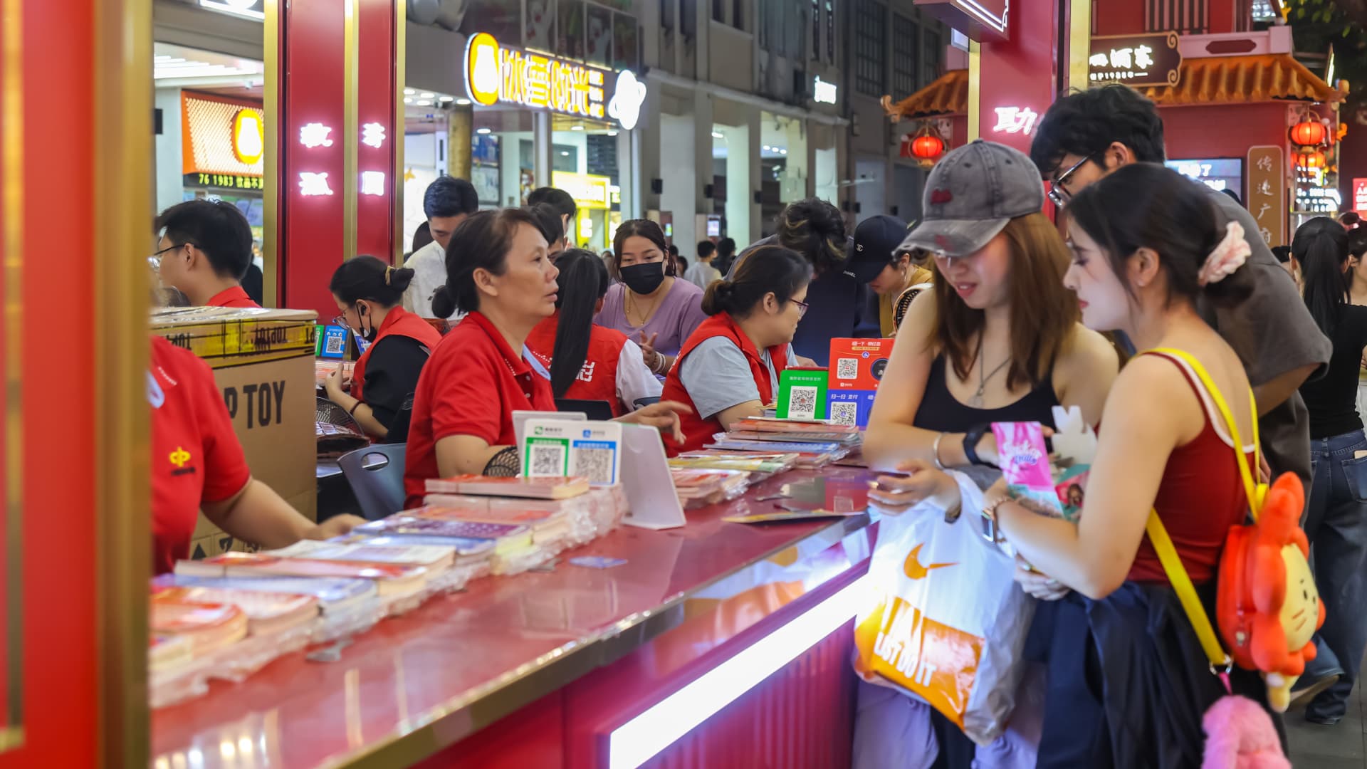 Consumer Spending Malaise: China's 618 Festival Growth Plunges Amid Economic Headwinds featured image