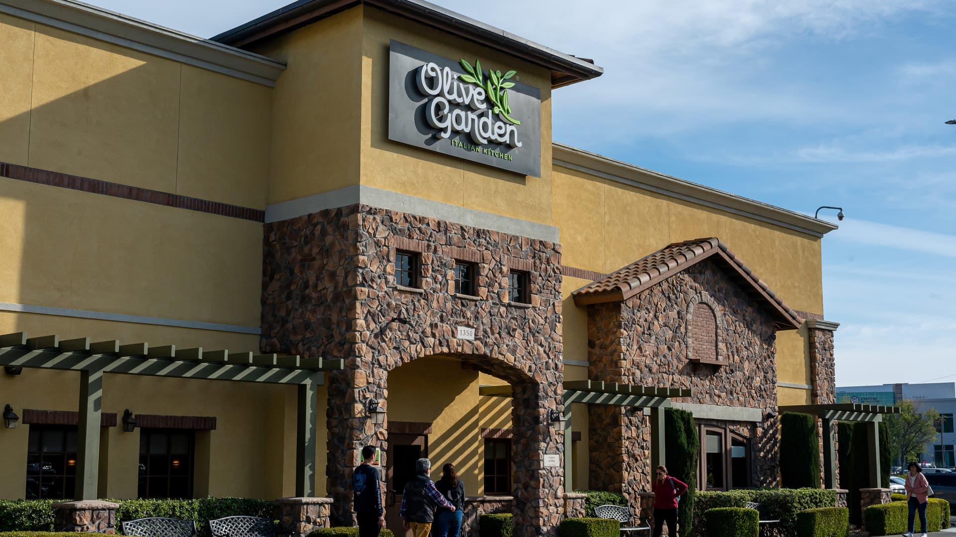 Darden Restaurants Earnings: Mixed Signals Amid Olive Garden Weakness featured image