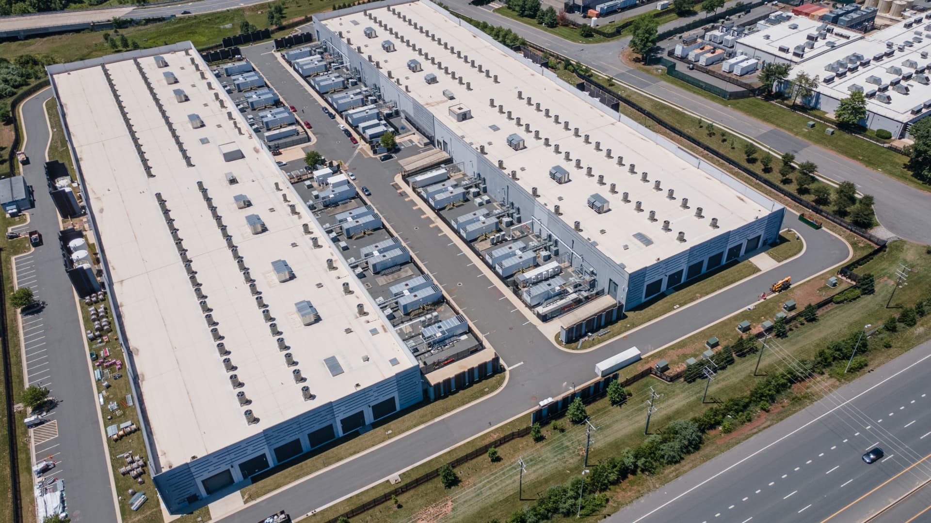 Data Center Capacity: 80% at Risk, Demanding Climate Resilient Innovation featured image
