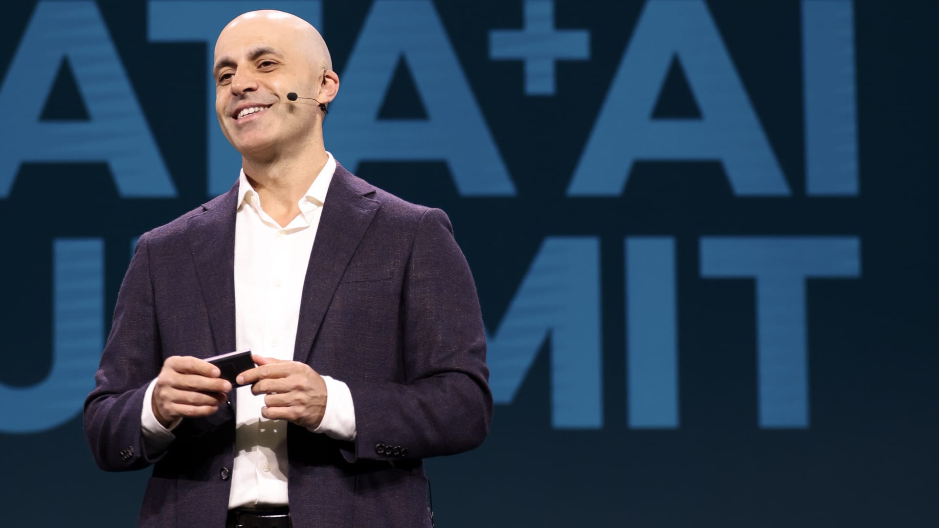 Databricks Sales Growth Surges Over 80%, but Margins Face Pressure from AI Agents