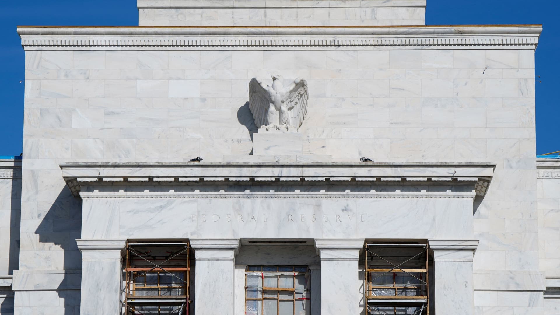Fed Board Consensus: Warsh's Era Begins Amidst Rate Stability featured image