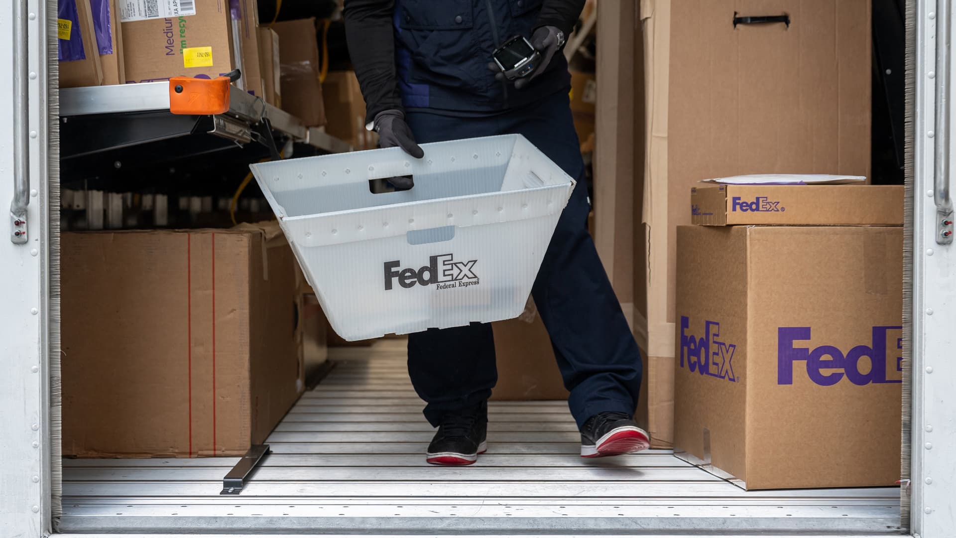FedEx Freight Stock: Navigating Its First Independent Earnings Call Amid Market Volatility featured image