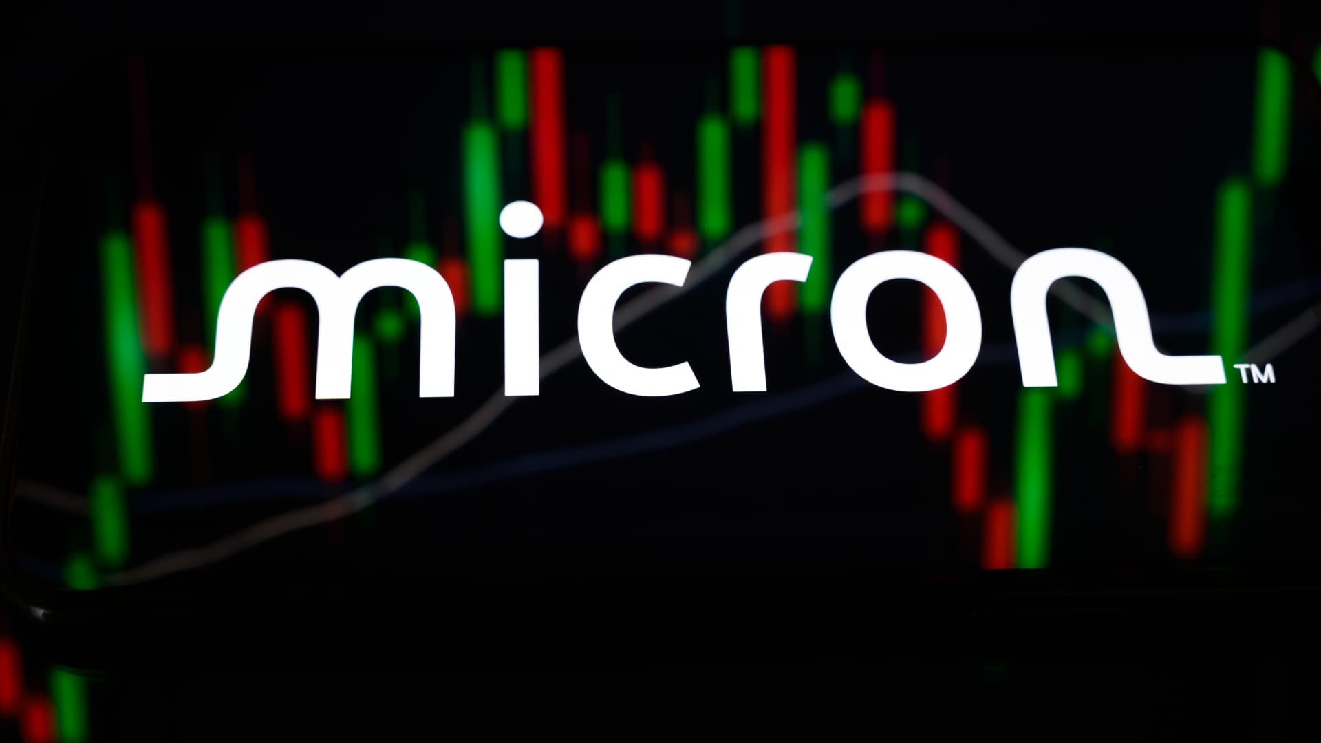 Global Chip Rout: Innovation Faces Market Turbulence