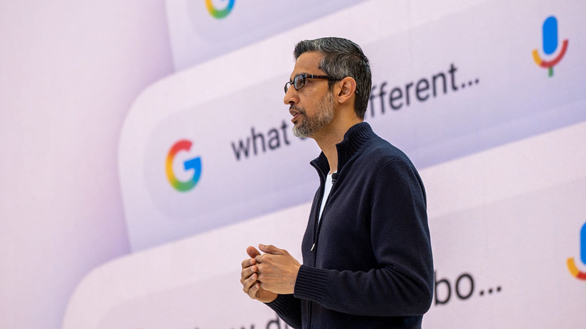 Google's Dominance Under Pressure: Cracks Emerge in the AI Era featured image