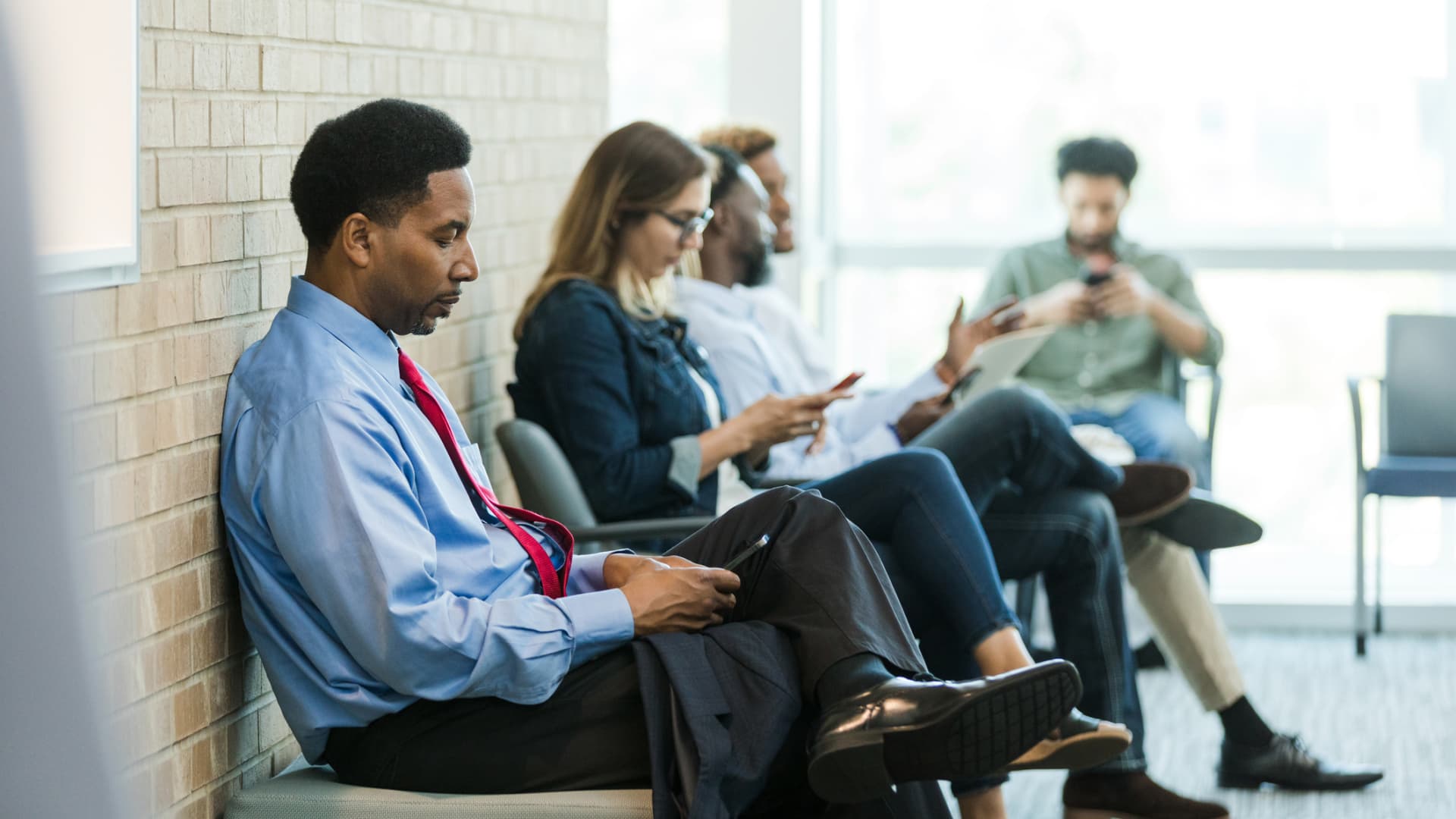 Long-term Unemployment Surges: A Warning for U.S. Macro Stability featured image