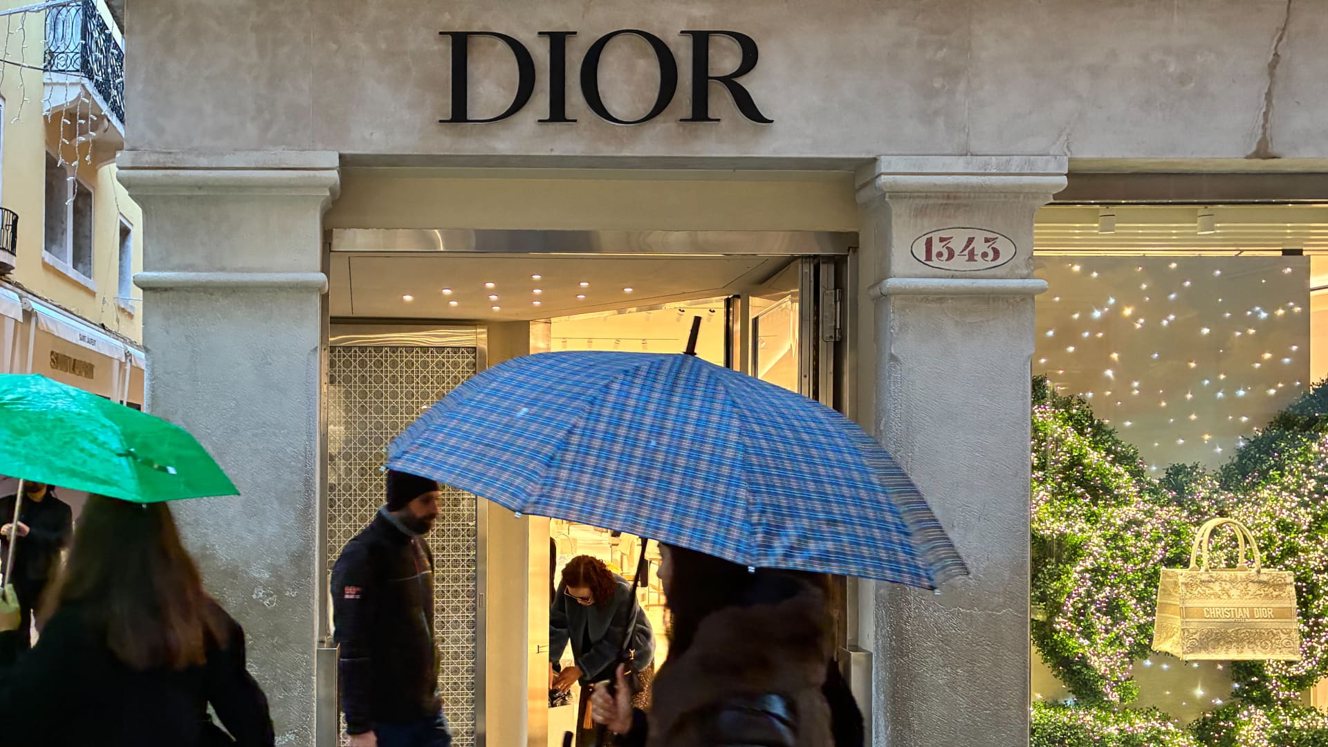 Retail Sector Outlook: Warning Signals as Tax Refunds Dwindle