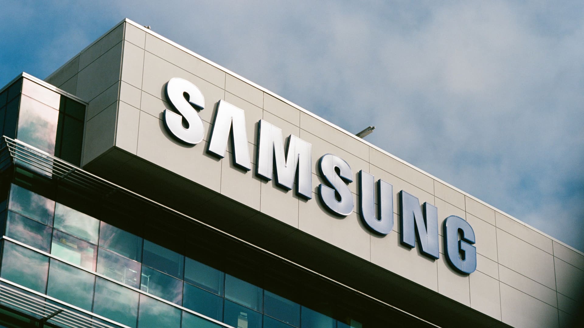 Semiconductor Investment: Trillion-Dollar Bet on AI-Driven Growth