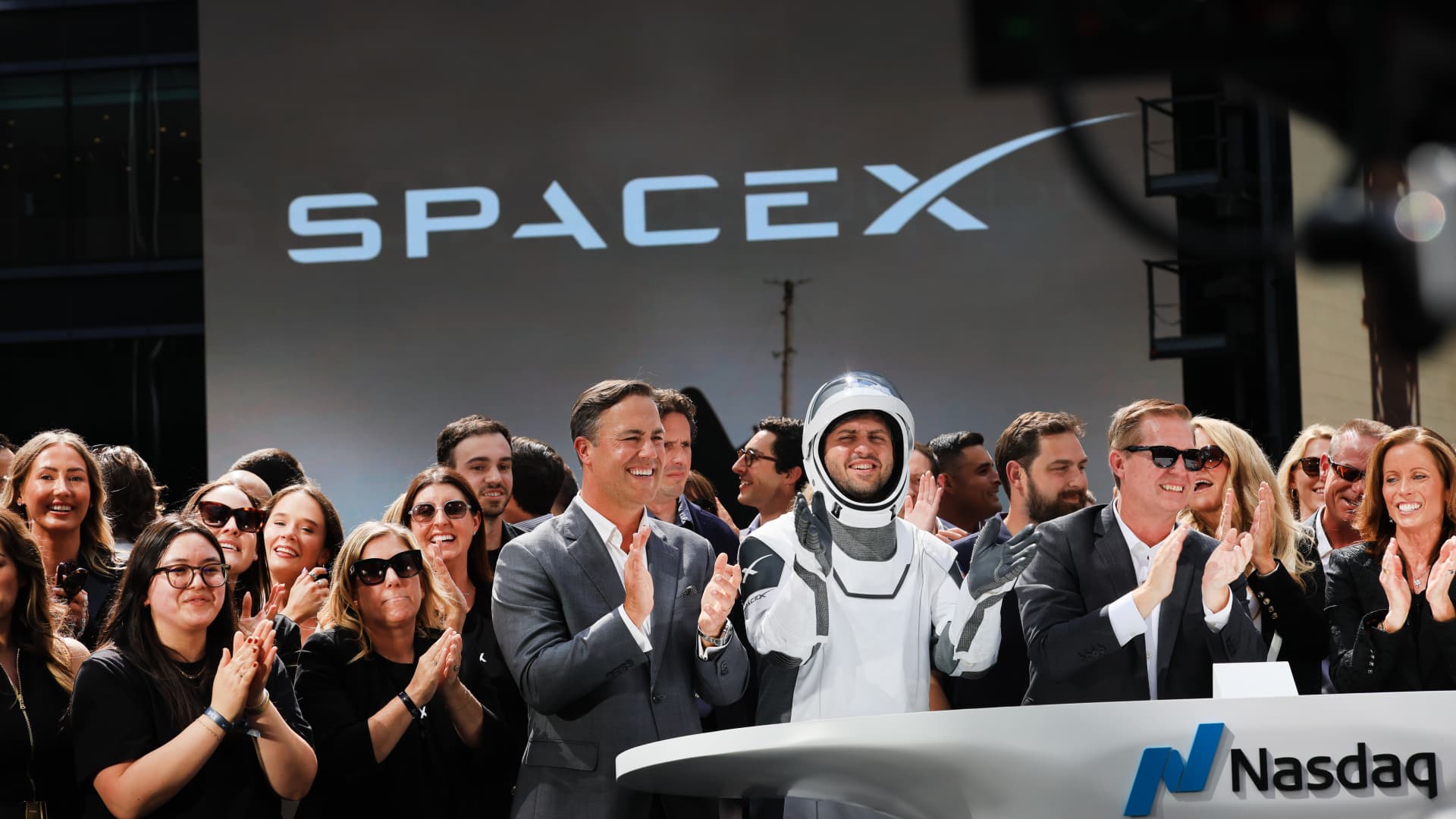 SpaceX Bond Sale: $100 Billion War Chest Fuels AI & Space Innovation featured image