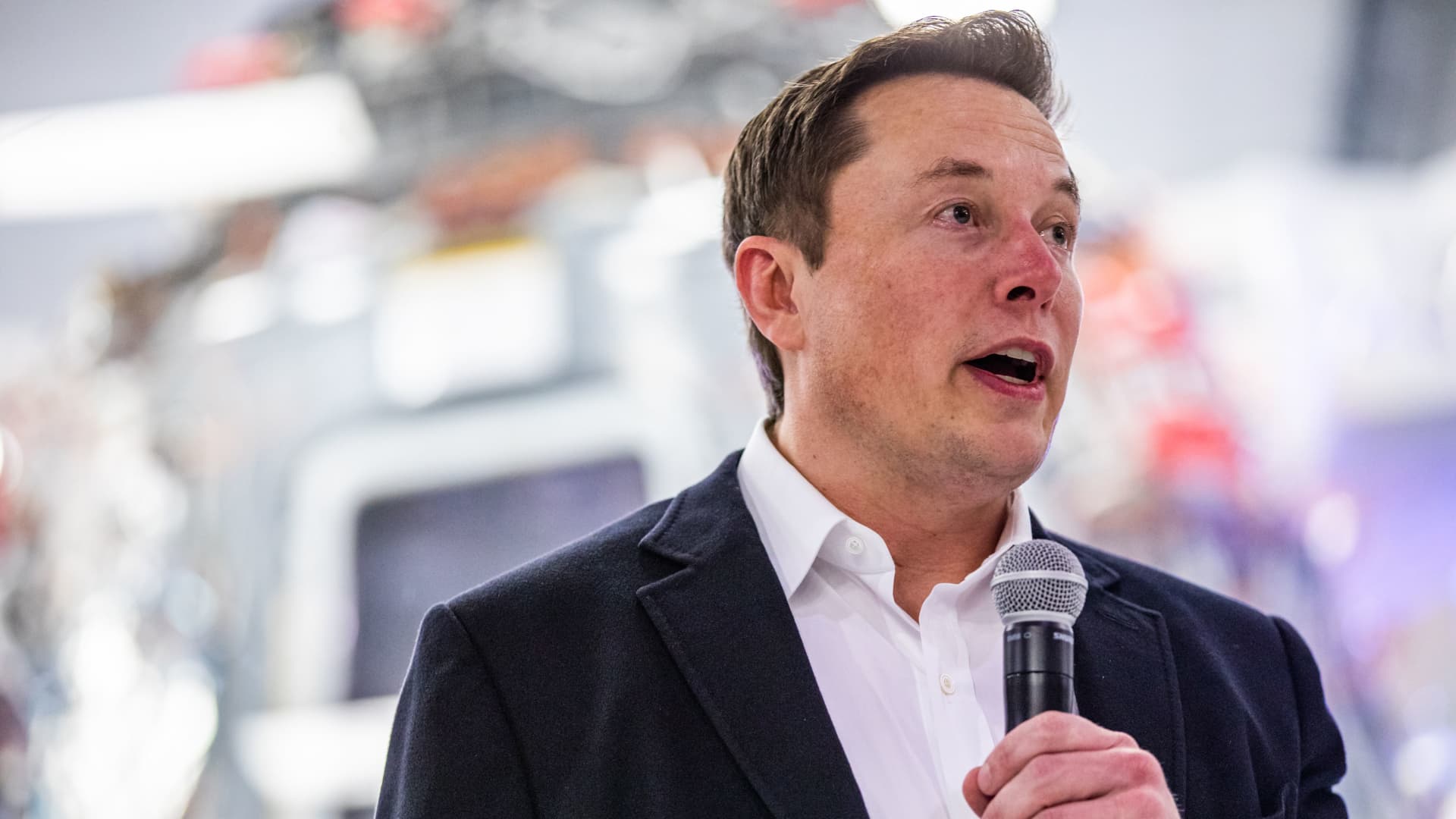 SpaceX IPO: A Trillion-Dollar Valuation Test for Strategic Tech
