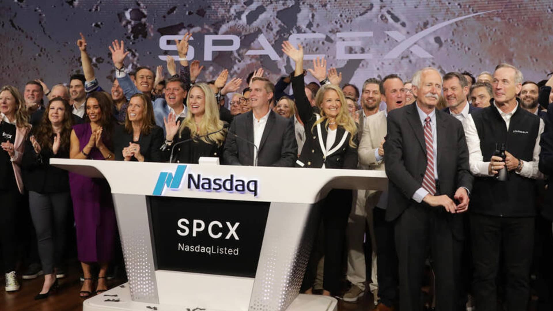 SpaceX IPO Volatility: Post-Debut Slump Tests Investor Resolve