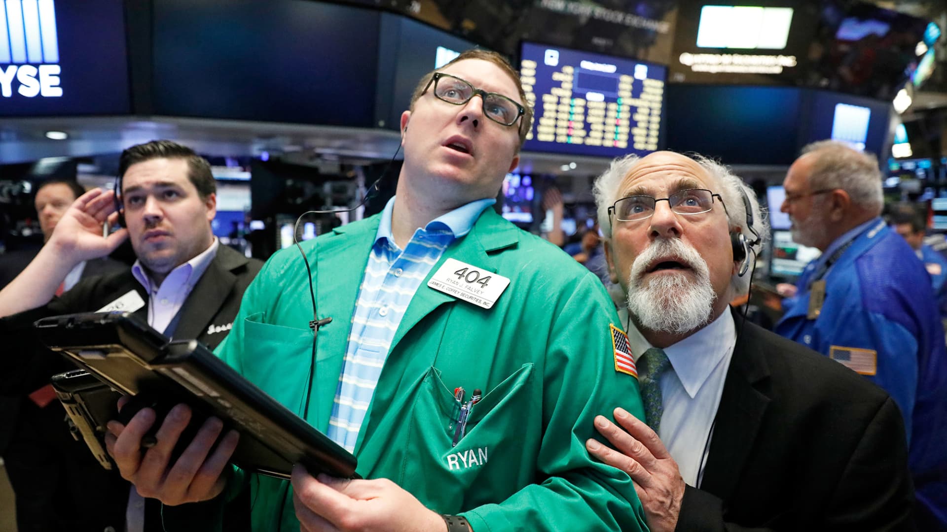 Stock Market Turmoil: 3 Forces Driving Tech Sell-off and Market Reallocation
