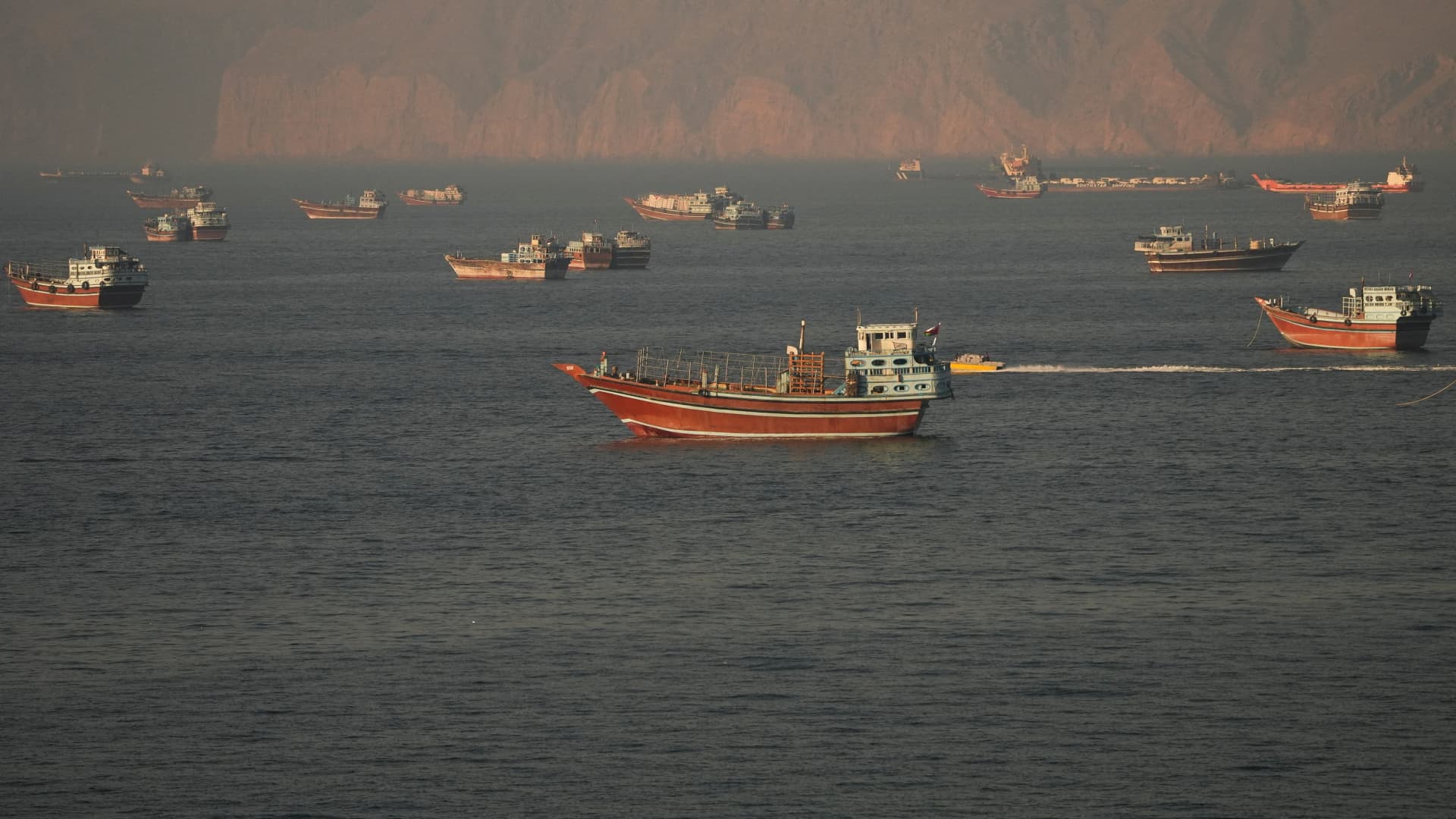 Strait of Hormuz Volatility: Geopolitical Claims Stir Oil Markets featured image