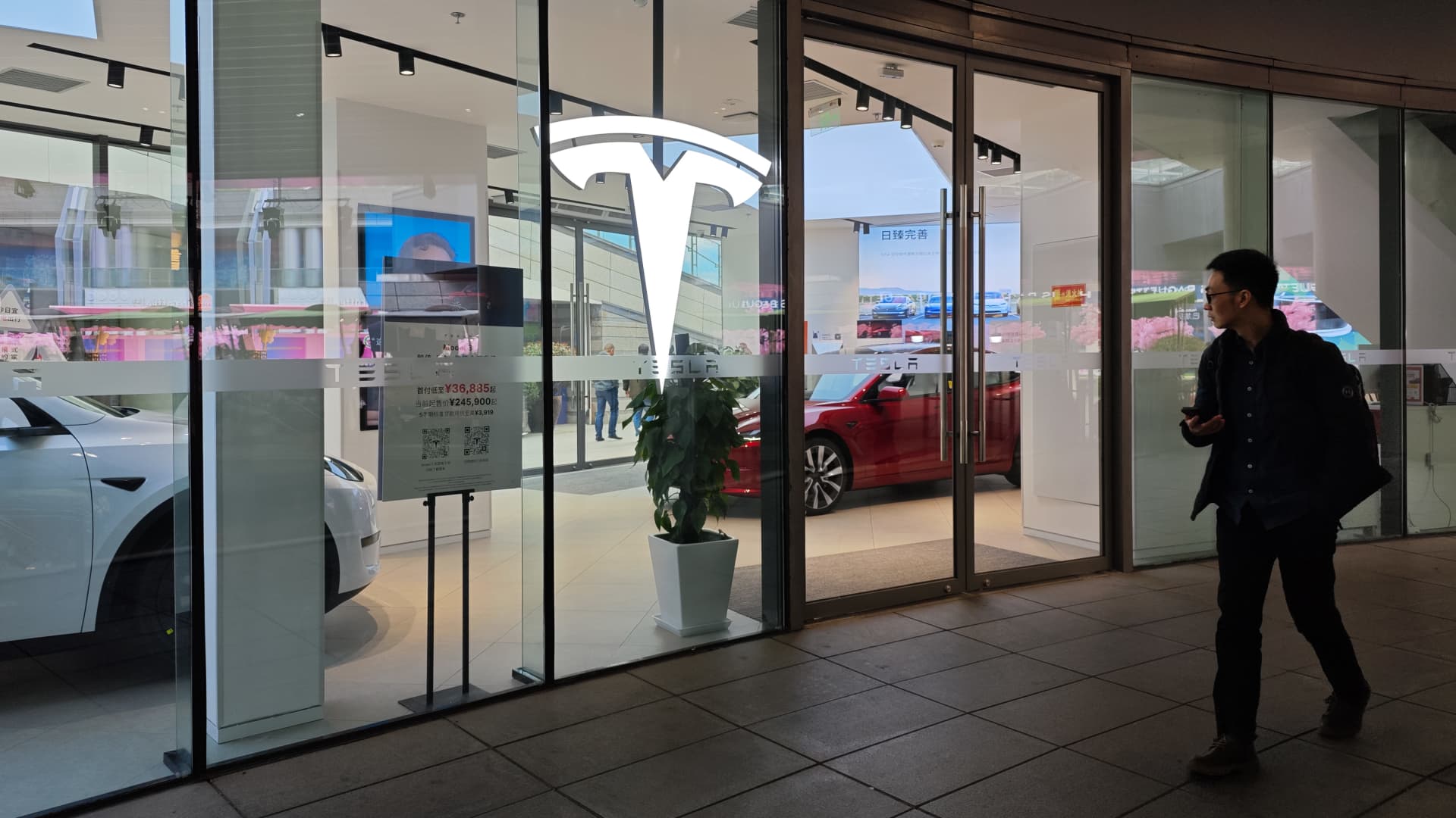 Tesla's China-made EV sales: A 40% Surge Fuels Market Recovery featured image
