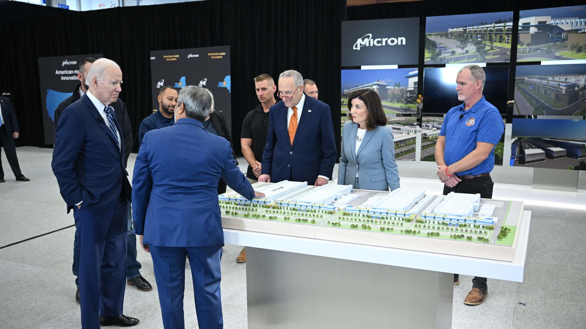 AI Data Center Ban: New Yorks Standoff with Innovation-Driven Growth