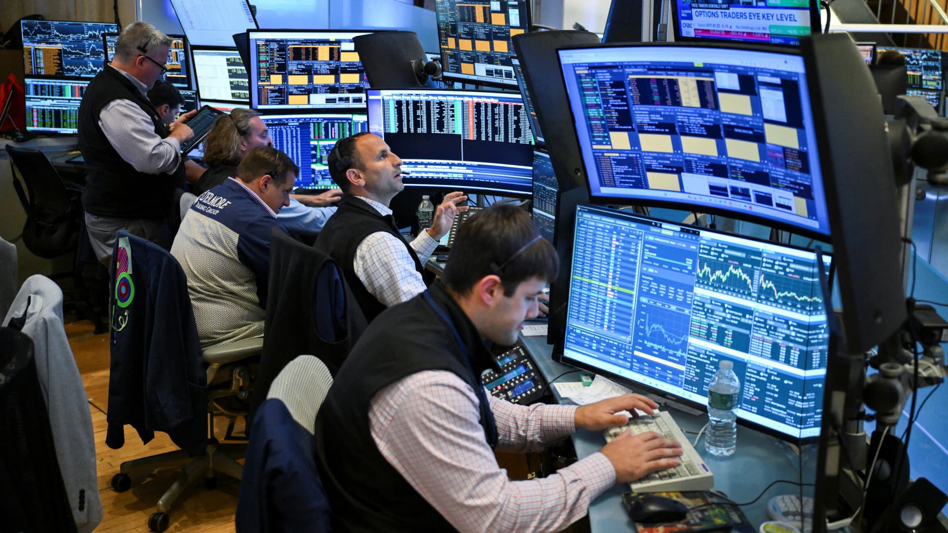AI Spending: Wall Streets Rising Scrutiny Amidst Market Turmoil