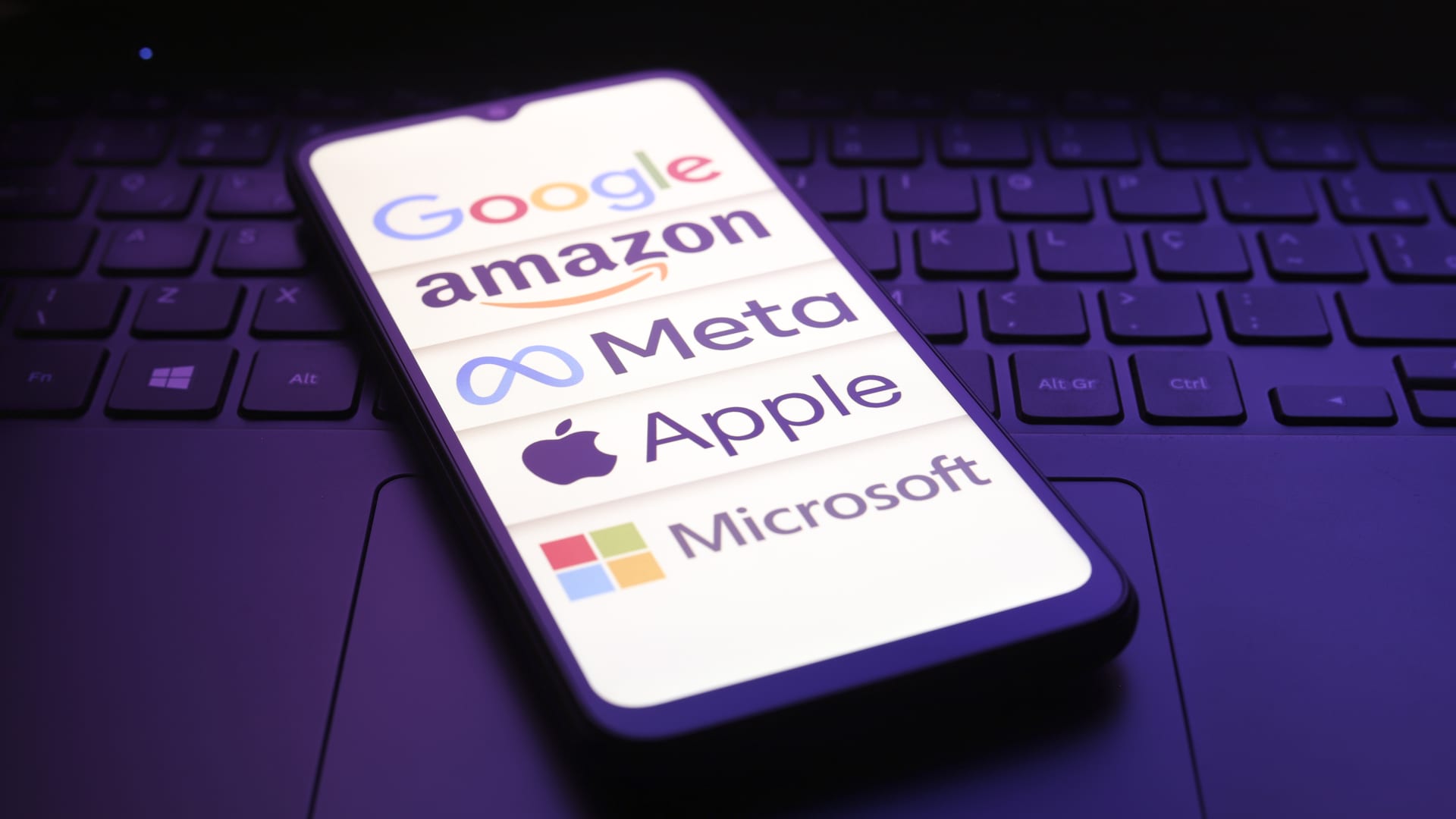 AI Winners: Amazon's 12% Surge Signals Innovation-Driven Growth featured image