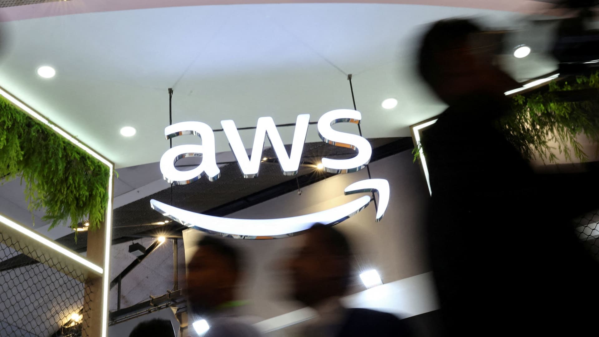 Amazon cloud executive Departure Signals AWS Evolution in AI Era featured image