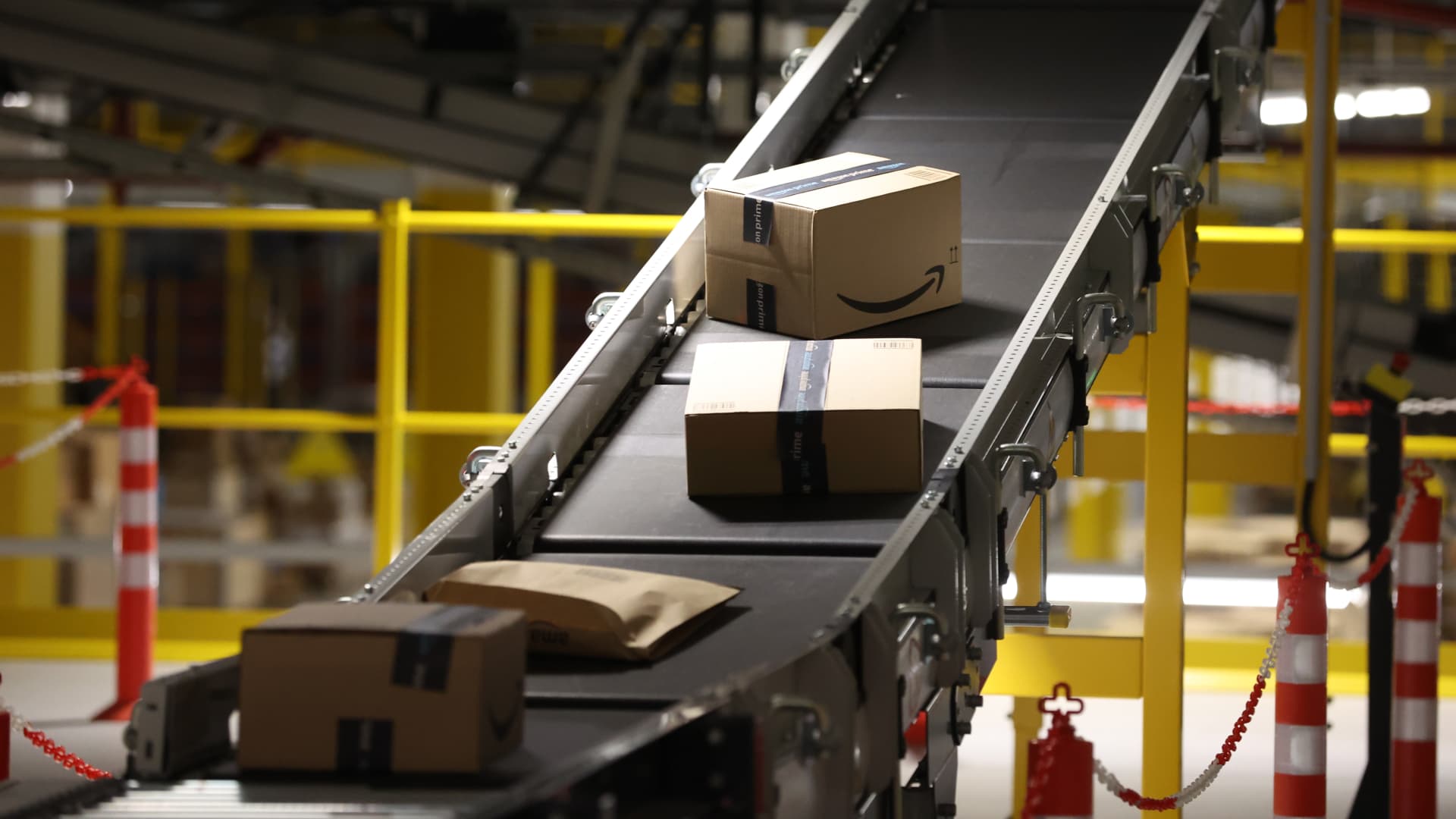 Amazon Cracks Down on AI Images: A Regulatory Reckoning for Sellers featured image